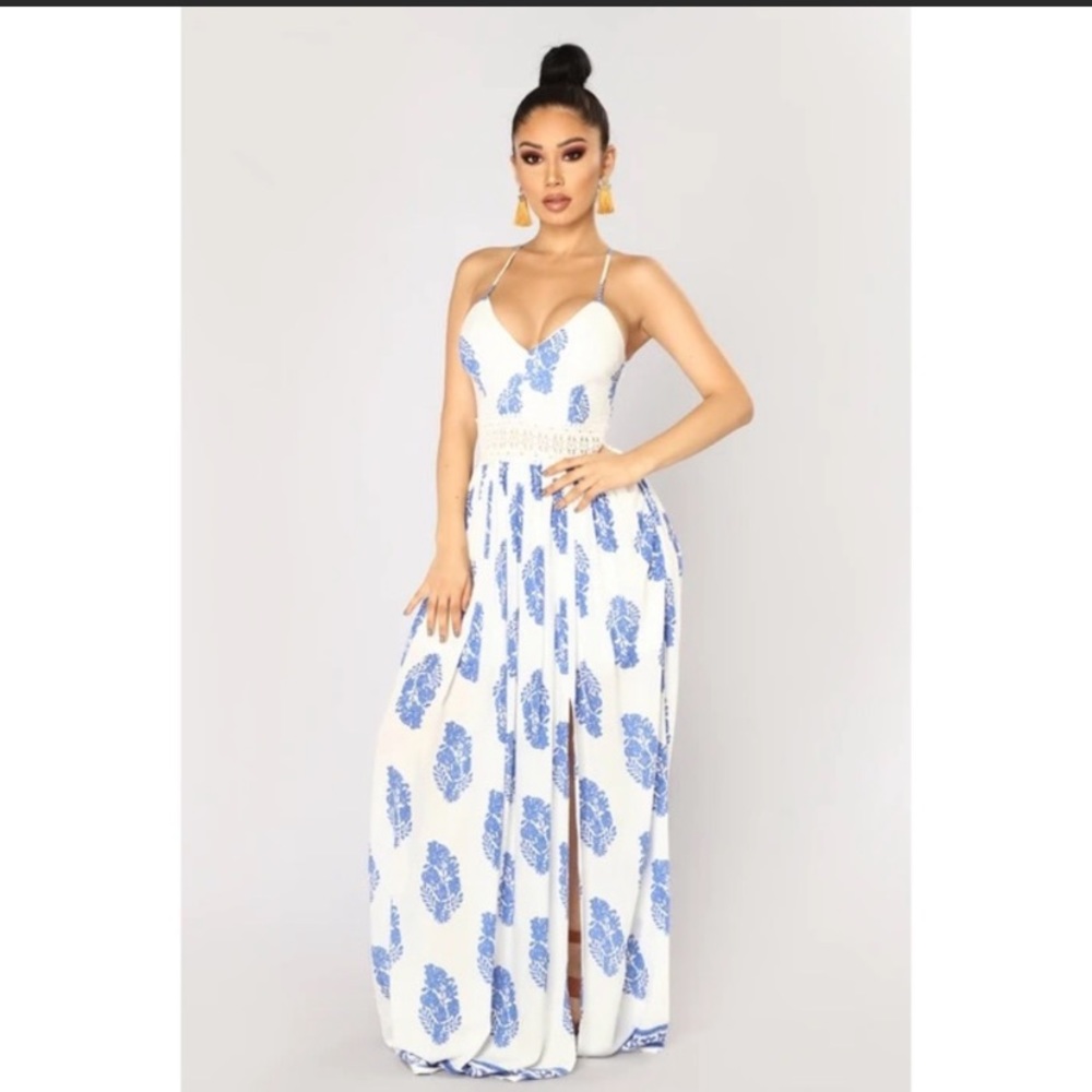 FASHION NOVA Holy Slit Flowy Maxi Dress Size Small